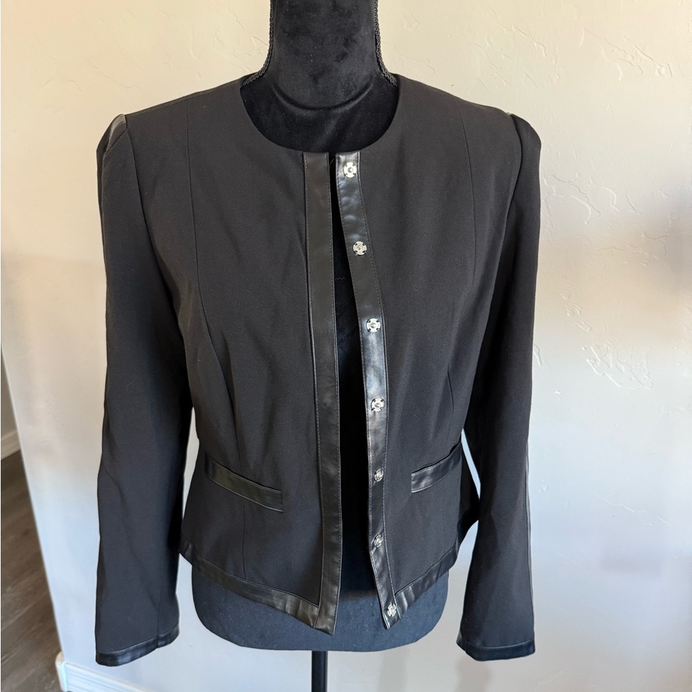 Larry Levine Black Stretch Fabric blazer with Faux Leather Trim. Size S